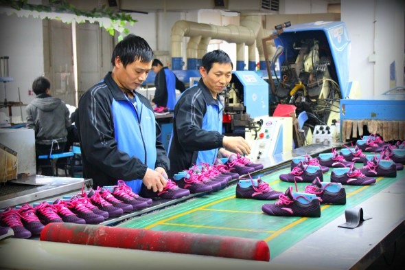 Factory assembly line shoes in China